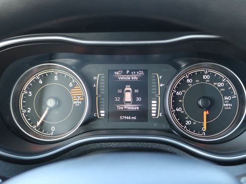 Used 2020 Jeep Cherokee Latitude AWD/4WD image 15