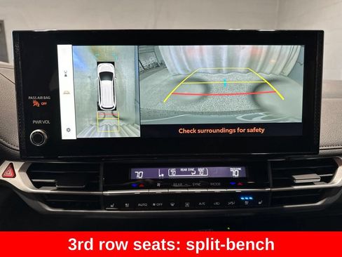 Used 2025 Toyota Sienna Platinum AWD/4WD image 12