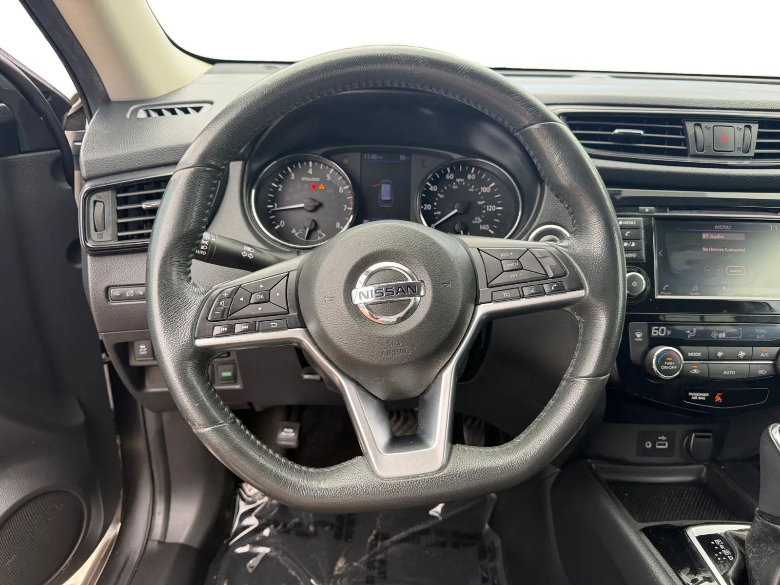 Used 2018 Nissan Rogue SV FWD image 11