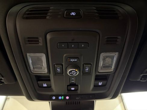 Used 2023 GMC Yukon XL Denali Ultimate AWD/4WD image 25