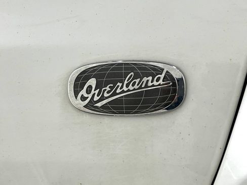 Used 2018 Jeep Grand Cherokee Overland AWD/4WD image 43