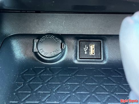 Certified 2025 Toyota RAV4 XLE AWD/4WD image 27