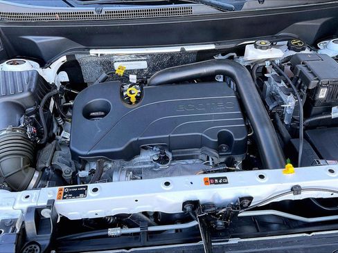 Used 2024 Chevrolet Equinox LS w/ LS Convenience Package FWD image 11