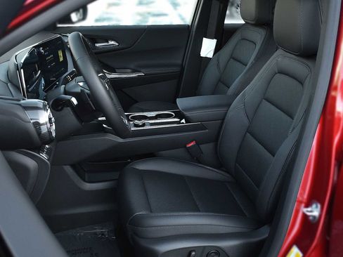 New 2026 Chevrolet Equinox LT w/ Convenience Package II image 9