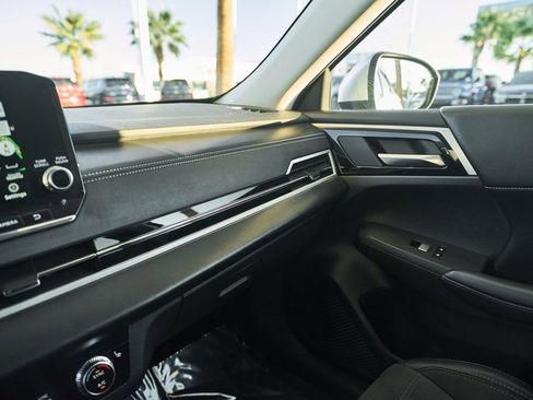 Used 2024 Mitsubishi Outlander SE image 46