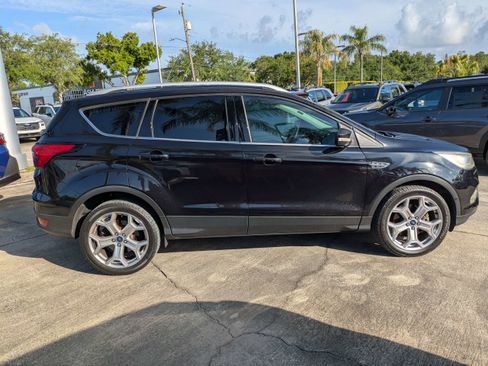 Used 2019 Ford Escape Titanium FWD image 3