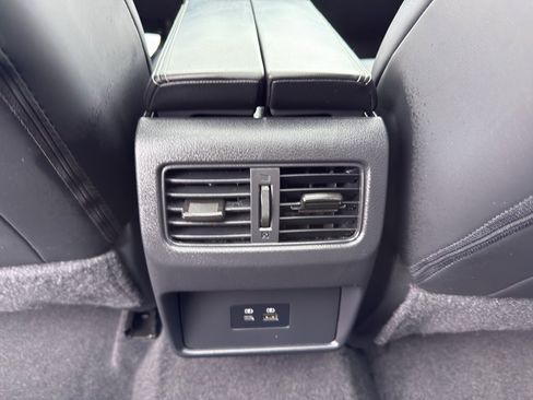 Used 2023 Nissan Rogue SV w/ SV Premium Package image 32