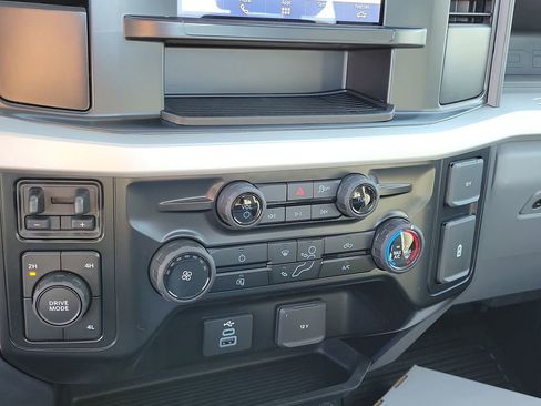 New 2026 Ford F550 4x4 Regular Cab Super Duty image 25