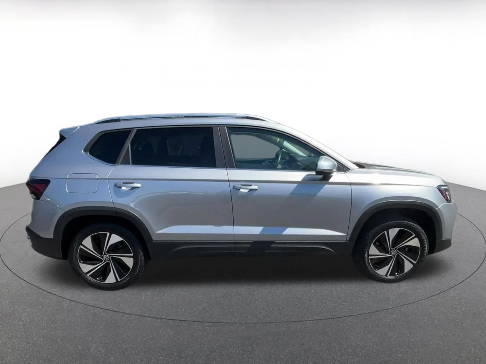 Used 2026 Volkswagen Taos SE AWD/4WD image 15