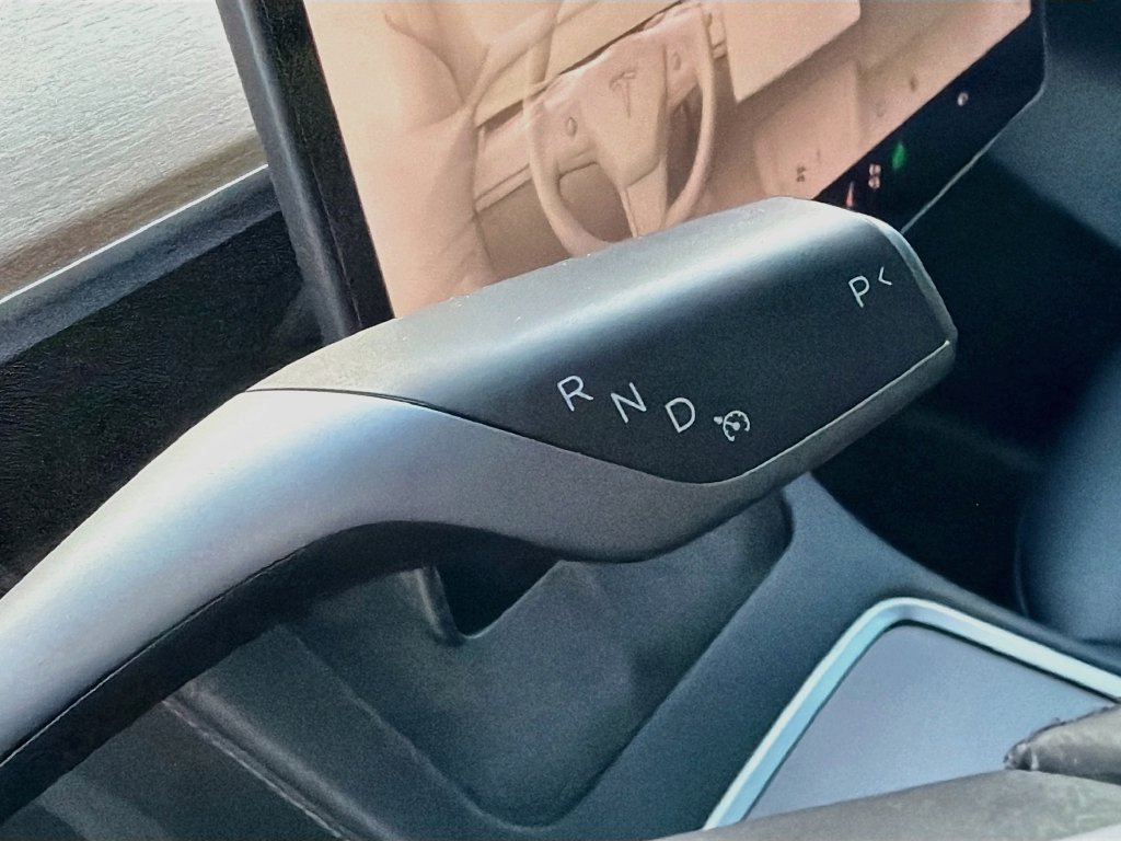 Used 2022 Tesla Model Y Performance AWD/4WD image 16
