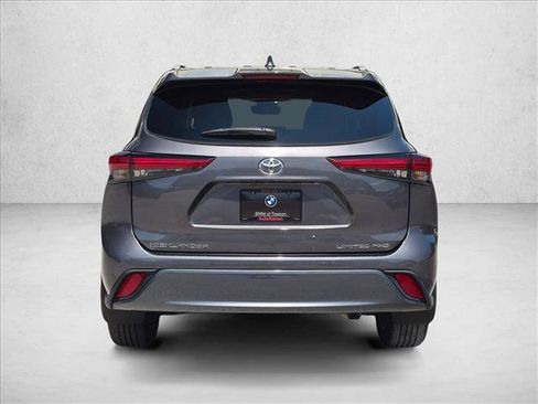 Used 2021 Toyota Highlander Limited AWD/4WD image 7