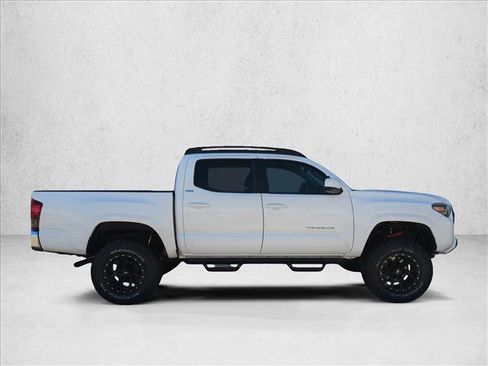 Used 2022 Toyota Tacoma SR5 image 5