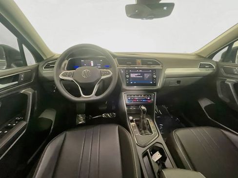 Used 2023 Volkswagen Tiguan SE FWD image 22