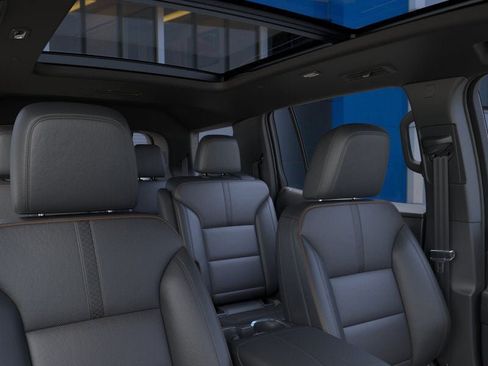 Used 2026 Chevrolet Traverse High Country w/ LPO, Floor Liner Package AWD/4WD image 38