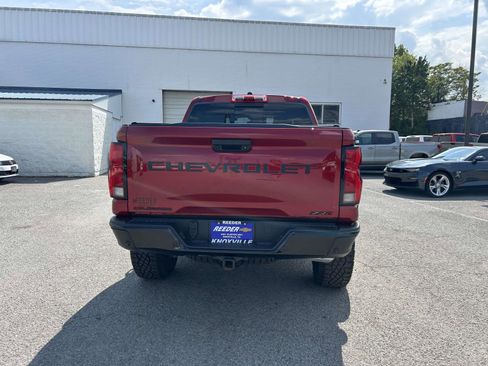 Used 2024 Chevrolet Colorado ZR2 w/ Technology Package AWD/4WD image 4
