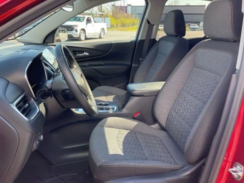 Certified 2024 Chevrolet Equinox LT image 10