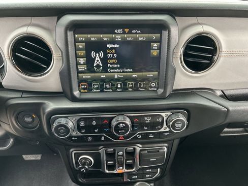 Used 2023 Jeep Wrangler Altitude image 13