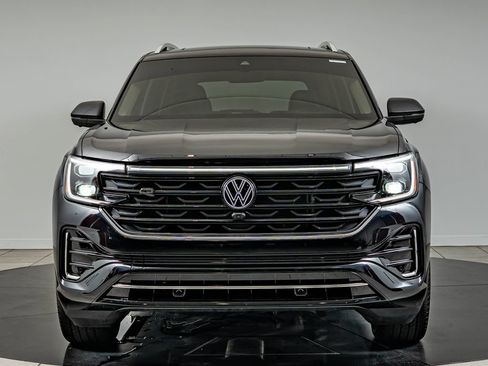 Used 2024 Volkswagen Atlas SEL Premium R-Line AWD/4WD image 2