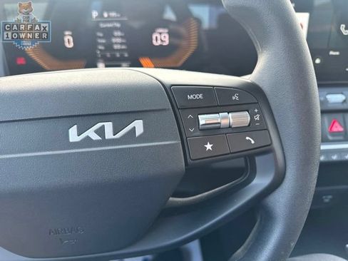 Used 2025 Kia K4 FWD image 25