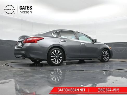 Used 2016 Nissan Altima 2.5 SL w/ 2.5 Technology w/LED Package FWD image 35
