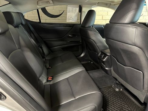 Used 2021 Lexus ES 250 image 19
