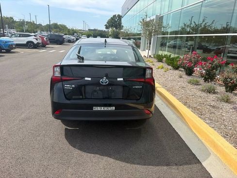 Used 2019 Toyota Prius LE AWD/4WD image 10