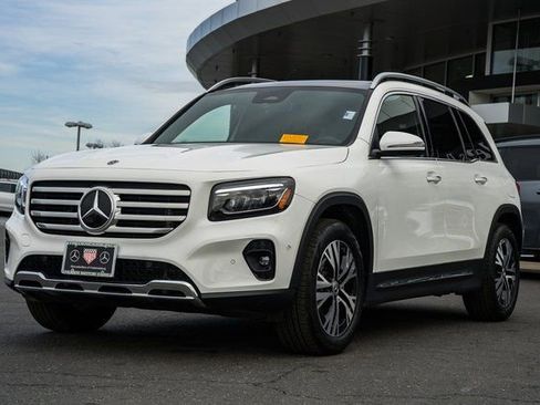 Certified 2024 Mercedes-Benz GLB 250 4MATIC w/ Winter Heating Package image 3