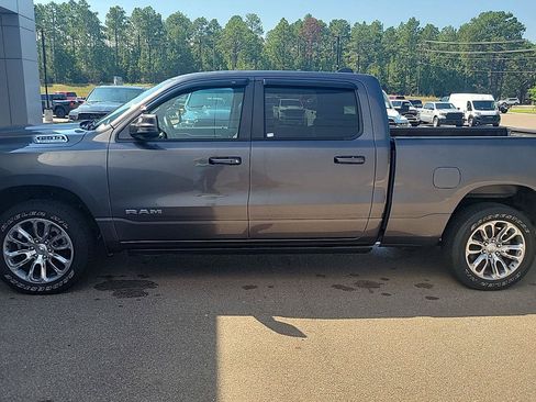 Used 2023 RAM 1500 Laramie AWD/4WD image 2