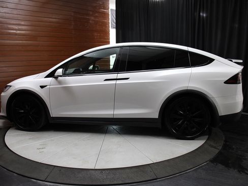 Used 2023 Tesla Model X image 13