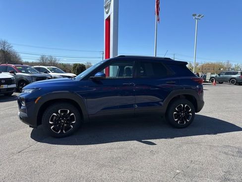 Used 2023 Chevrolet TrailBlazer LT w/ Convenience Package AWD/4WD image 4