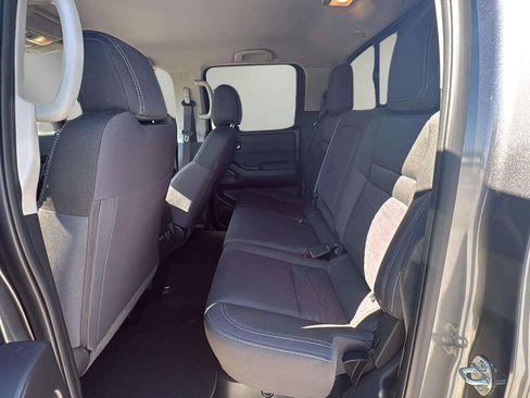 Used 2023 Nissan Frontier SV w/ SV Convenience Package image 24