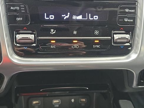 Used 2023 Kia Sorento SX FWD image 25
