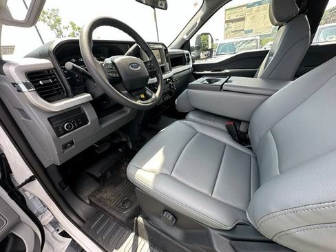 New 2026 Ford F250 XL w/ XL Chrome Package AWD/4WD image 17