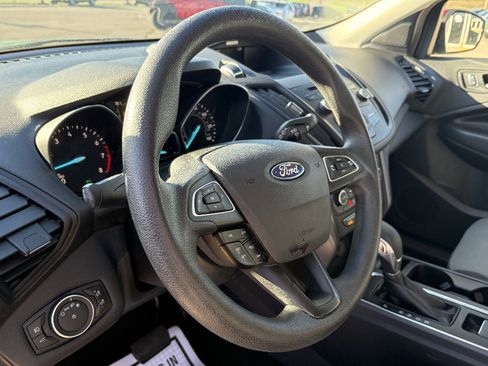 Used 2018 Ford Escape SE image 29