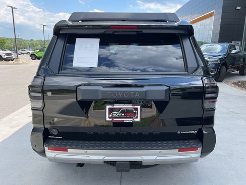 Used 2025 Toyota 4Runner Trailhunter AWD/4WD image 19