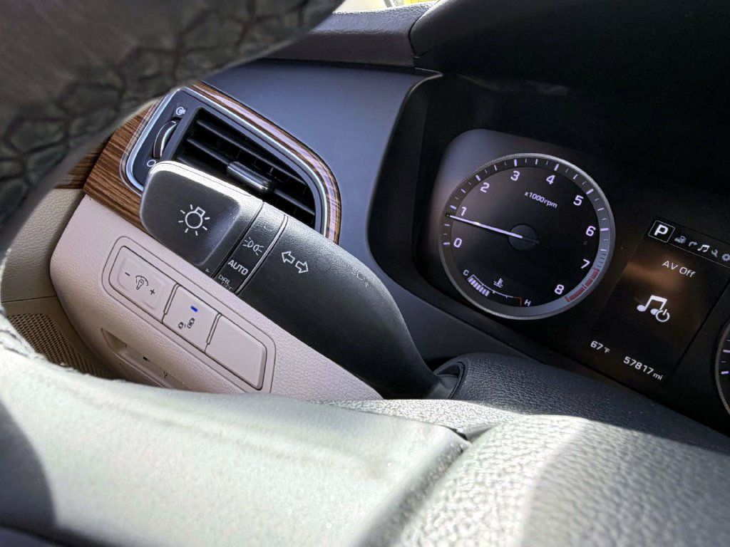 Used 2015 Hyundai Sonata Limited w/ Option Group 05 FWD image 26