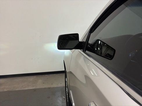 Used 2015 Cadillac Escalade Luxury image 13