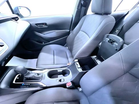 Used 2025 Toyota Corolla LE FWD image 28