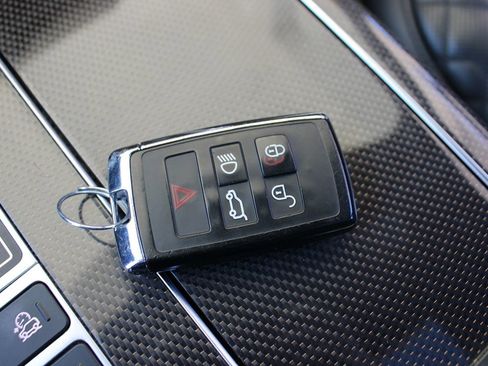 Used 2020 Land Rover Range Rover SV Autobiography Dynamic image 26