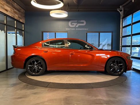 Used 2022 Dodge Charger SXT w/ Blacktop Package RWD image 2