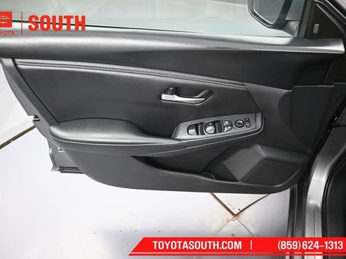 Used 2024 Nissan Sentra SV FWD image 22