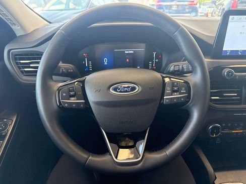 Certified 2023 Ford Escape Active AWD/4WD image 17