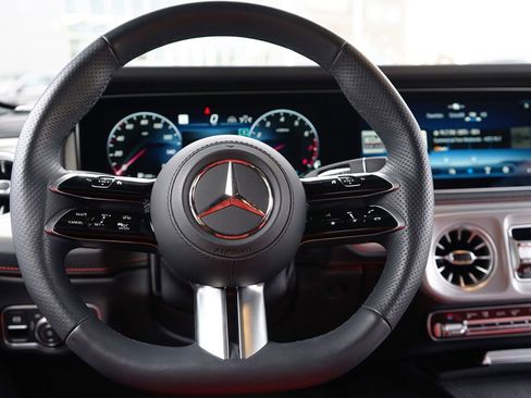 Used 2025 Mercedes-Benz G 550 image 4