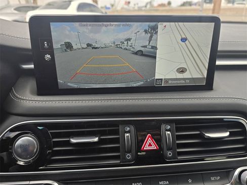 Used 2023 Genesis G70 2.0T image 22