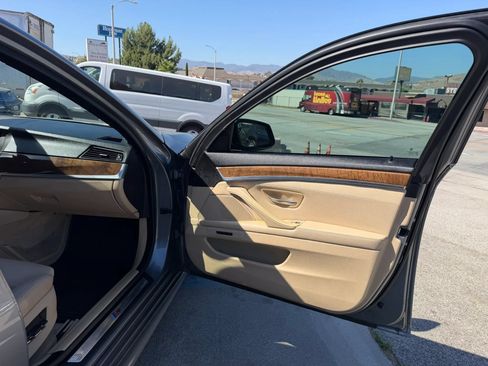 Used 2012 BMW 550i Sedan RWD image 24