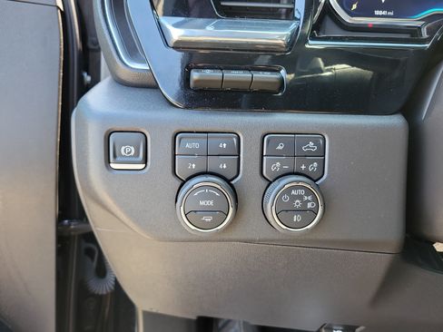 Used 2025 Chevrolet Silverado 1500 LTZ w/ Technology Package AWD/4WD image 33