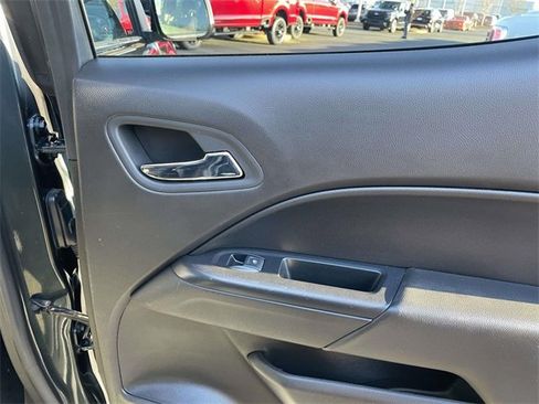 Used 2017 Chevrolet Colorado LT w/ LT Convenience Package image 24