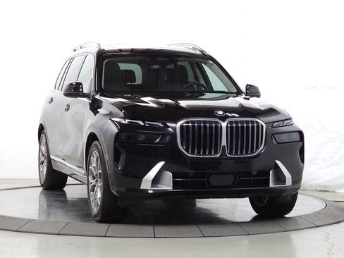 Used 2023 BMW X7 xDrive40i w/ Premium Package image 1
