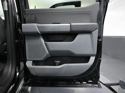 Used 2024 Ford F150 XLT image 39