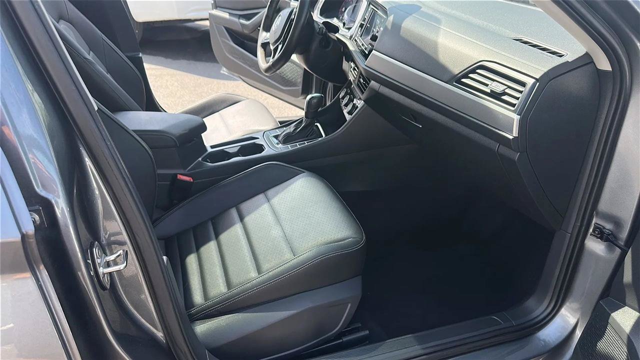 Used 2021 Volkswagen Jetta SE w/ SE Cold Weather Package FWD image 32